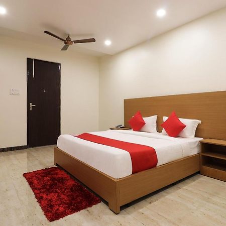 Oyo 61050 S S K Continental Hotel Juhi Bari Екстериор снимка
