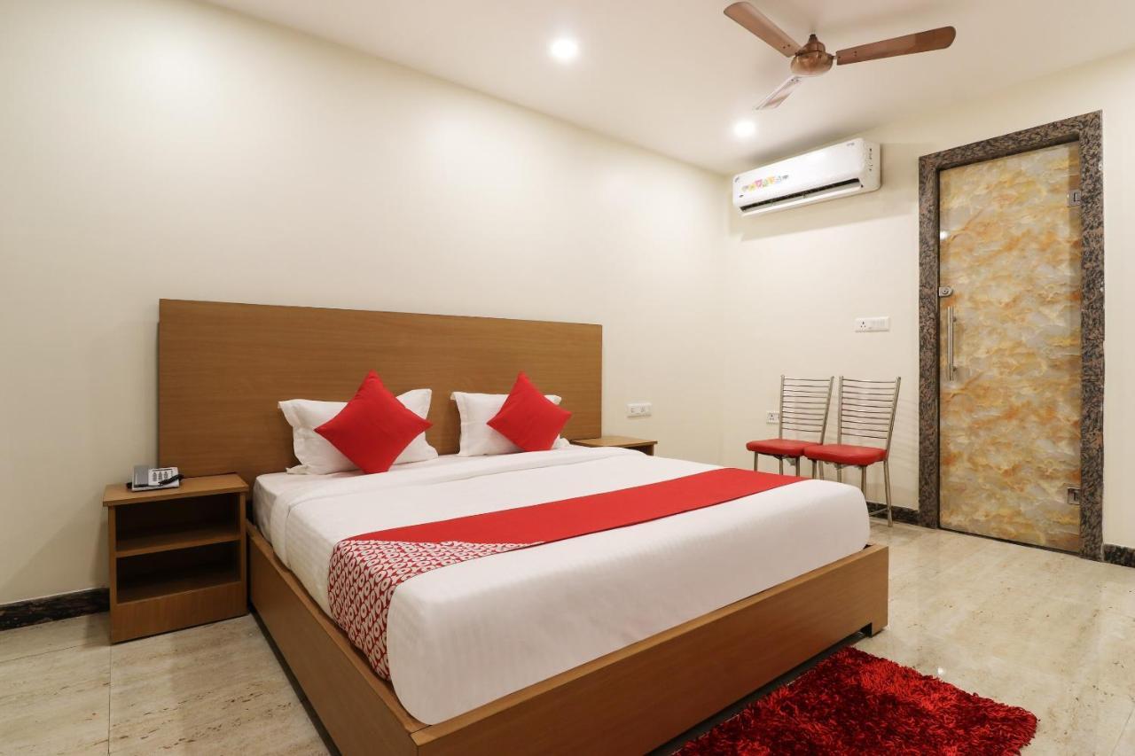 Oyo 61050 S S K Continental Hotel Juhi Bari Екстериор снимка