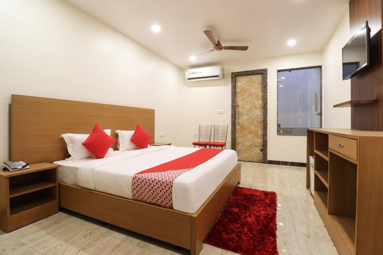 Oyo 61050 S S K Continental Hotel Juhi Bari Екстериор снимка