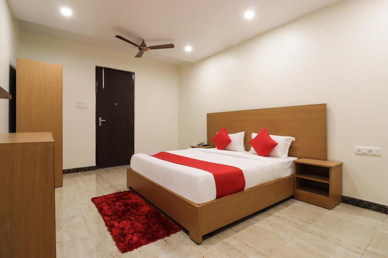 Oyo 61050 S S K Continental Hotel Juhi Bari Екстериор снимка